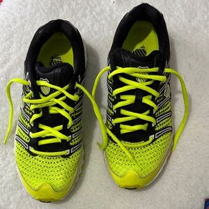 K-Swiss tubes women’s size 8 Bright Yellow and Black running Sneakers